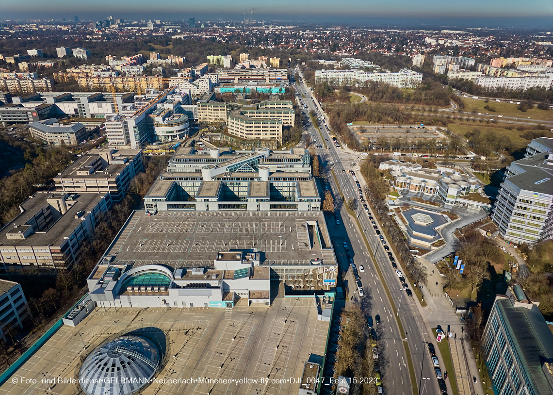 15.02.2023 - Perlach Plaza - Rentenversicherung - SHAERE - Allianz in Neuperlach